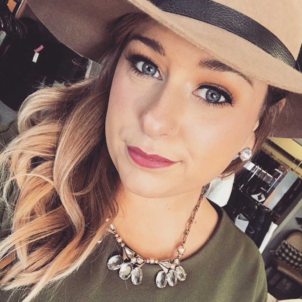 Meet your Posher, Rebekah- Poshmark Ambassador